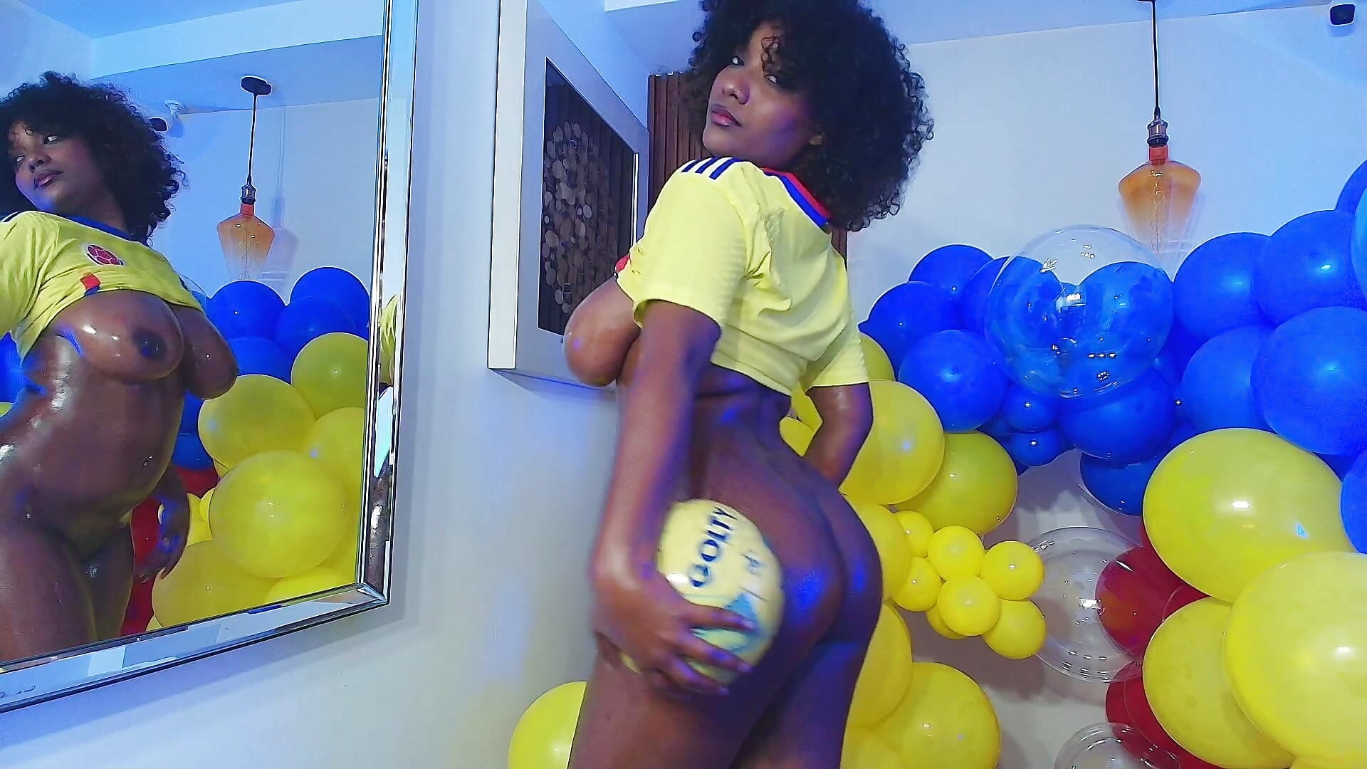 How do you think the marker will be? - video by Coral_Lise cam model