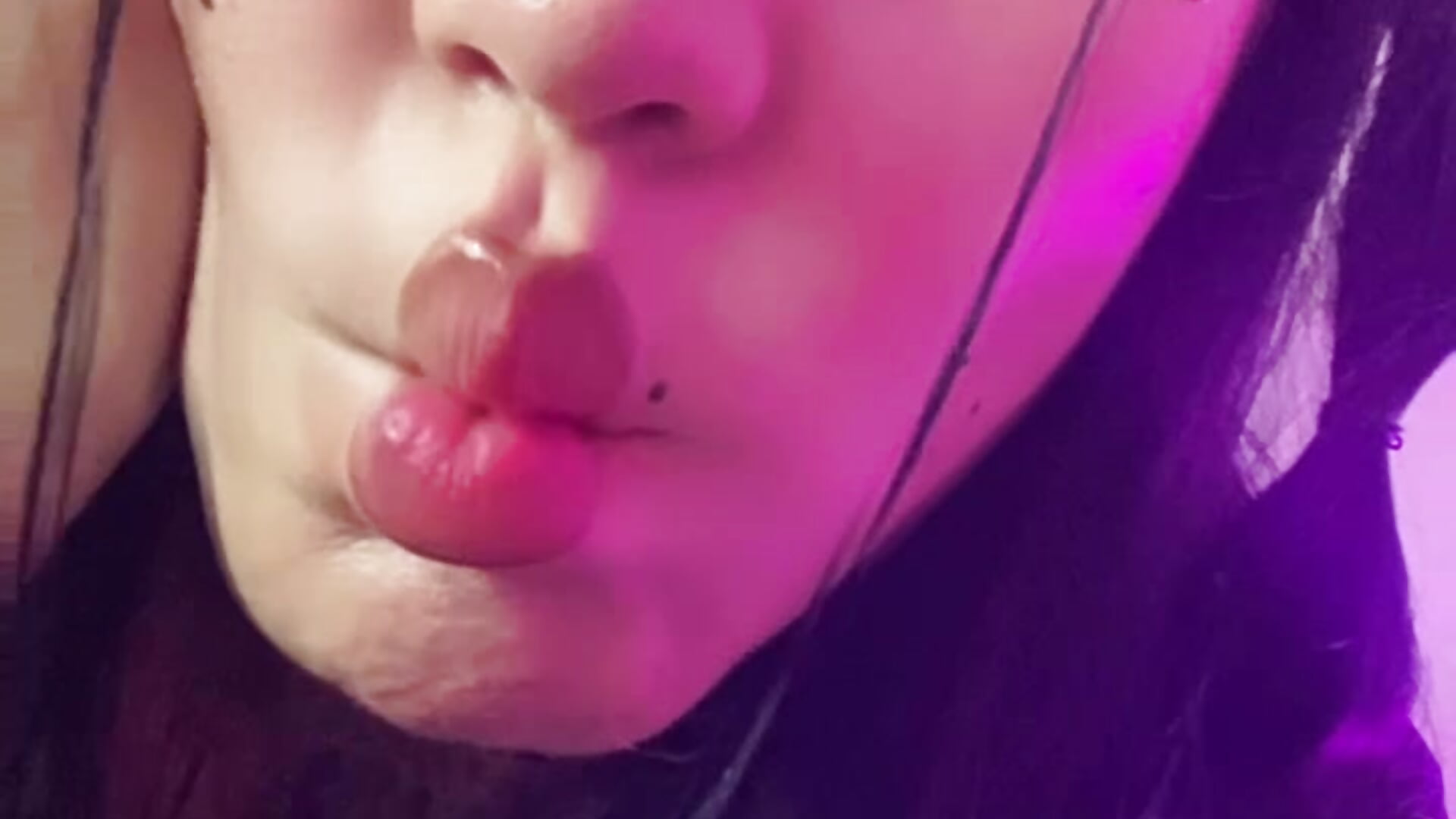 Buttocks - video di AnfisaLetyagho modella di cam