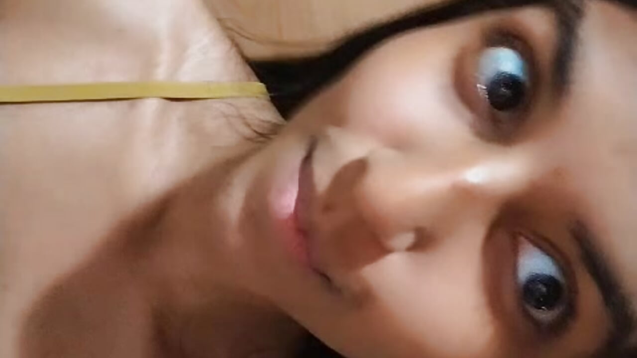 Show special Lisent video 🎁💝💐 - video by YuliethPetite cam model