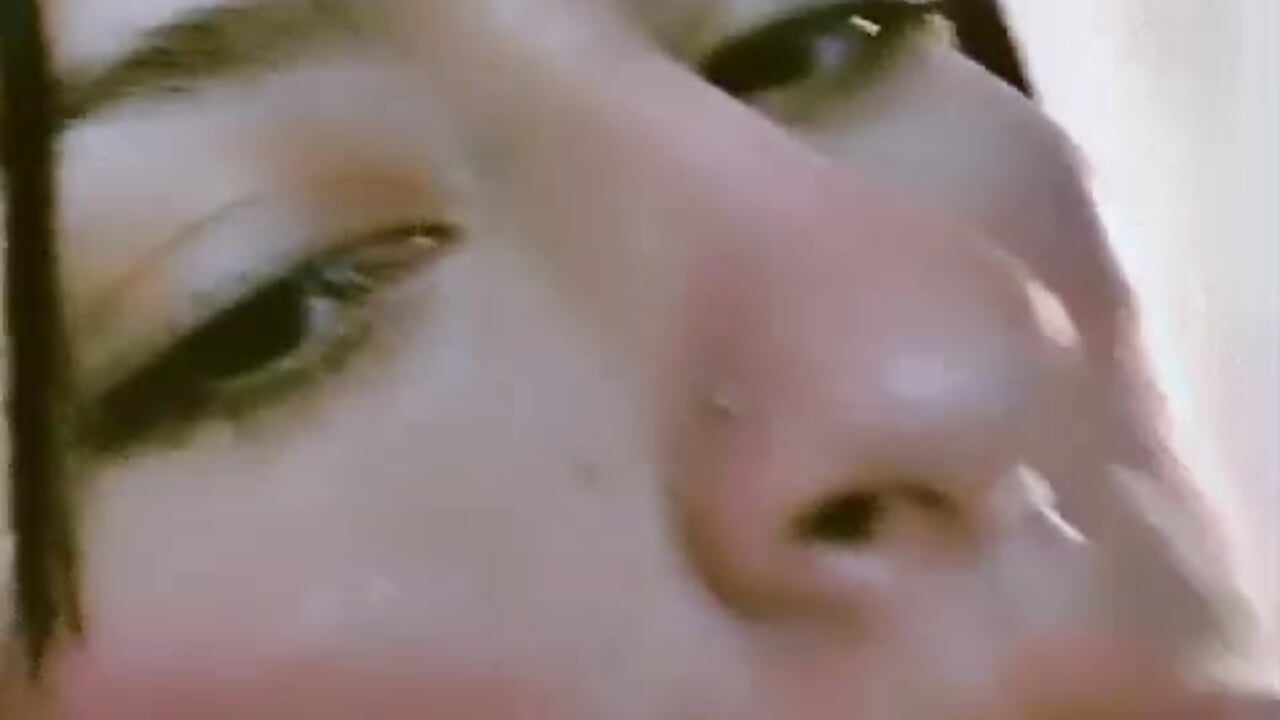 I love playing with my mouth - video by mia_gatess cam model