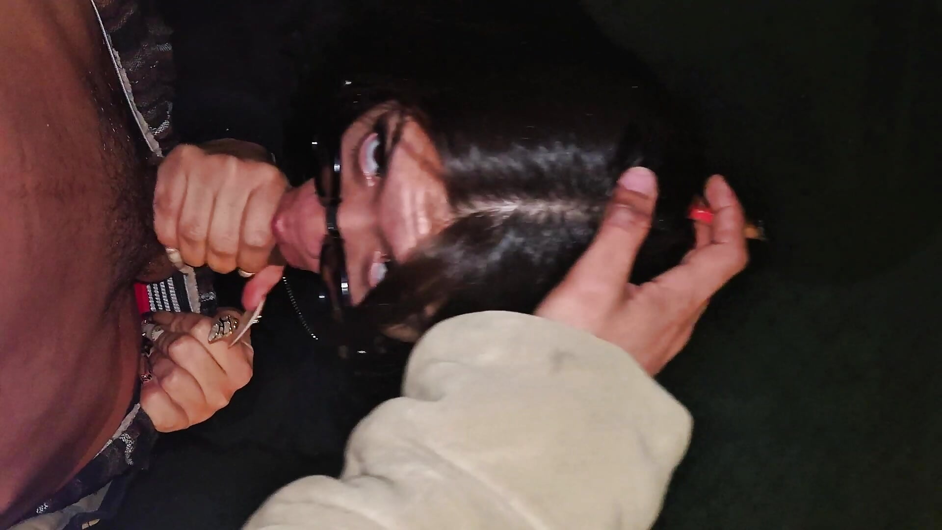 🙊🤤 My girl gets horny taking a walk in the park in the middle of the night... 🤯🥵