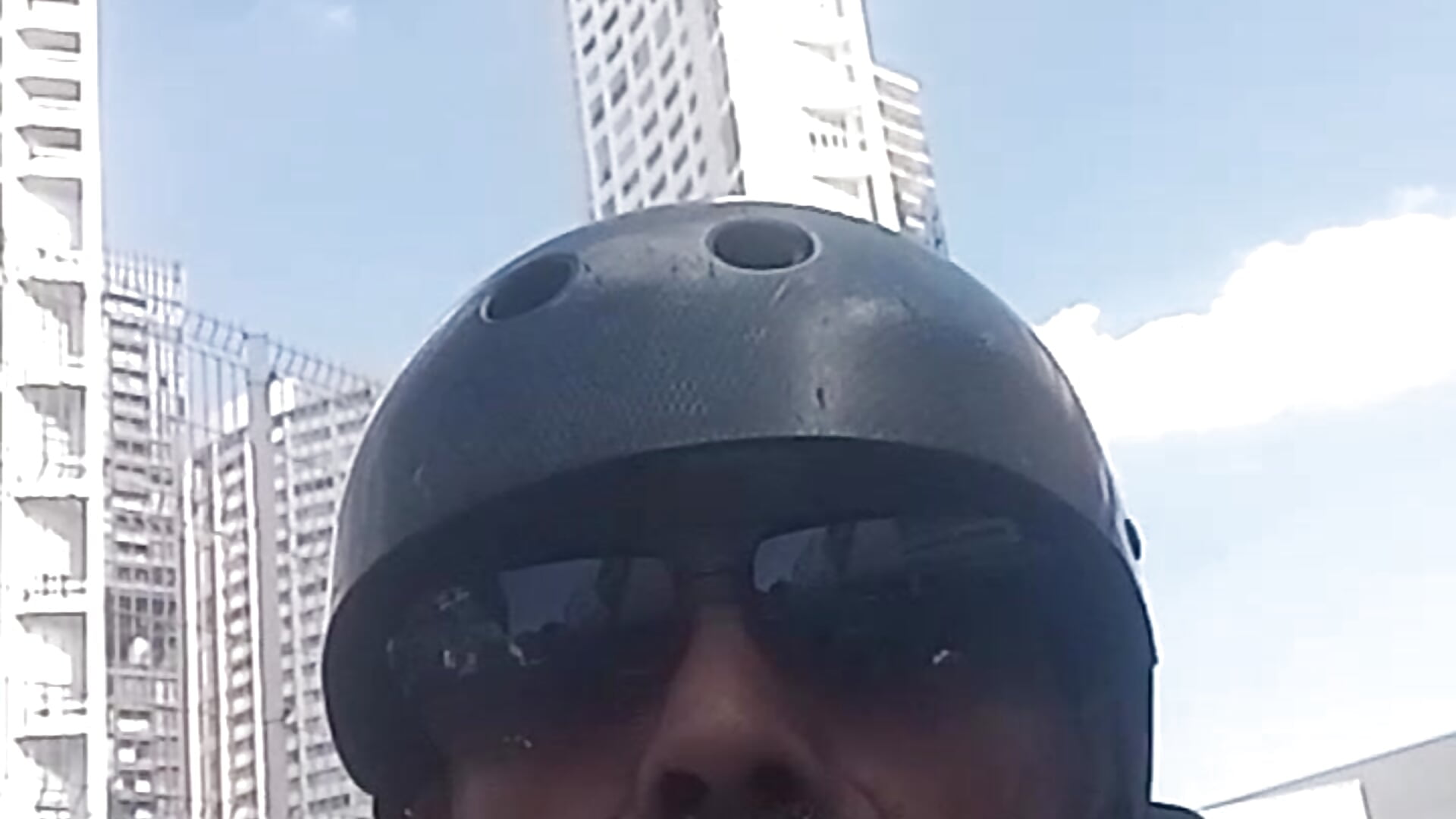 Jojo – video modela na kameri teroleto