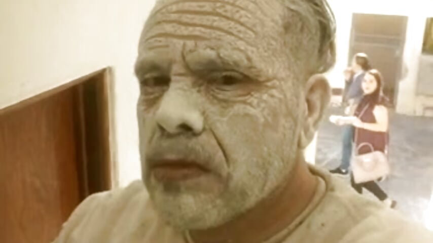 MOV_16832116488292074 – video modela na kameri teroleto