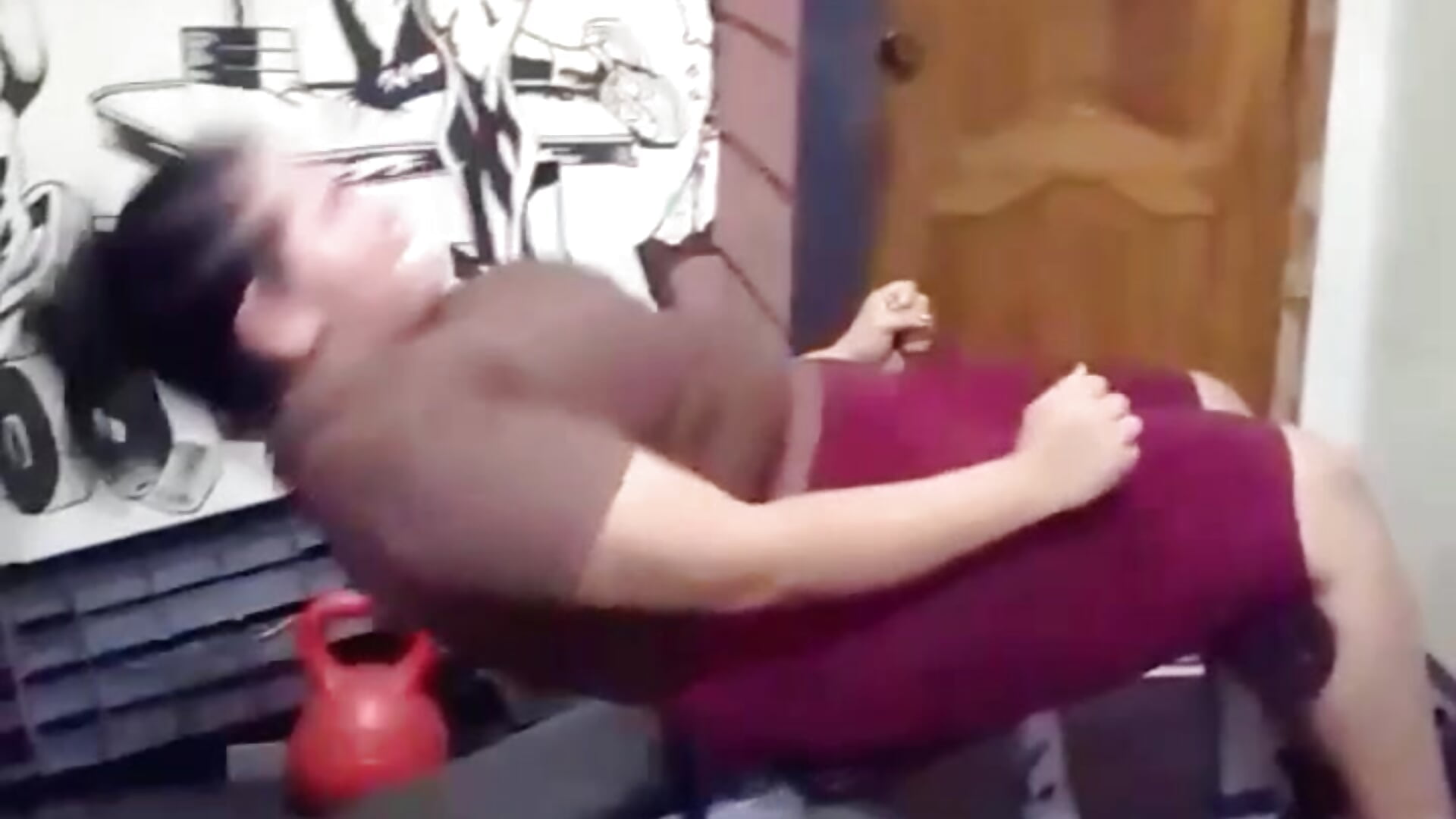 Cumpliendo en el gym  💪 - video by Chizuqui25 cam model