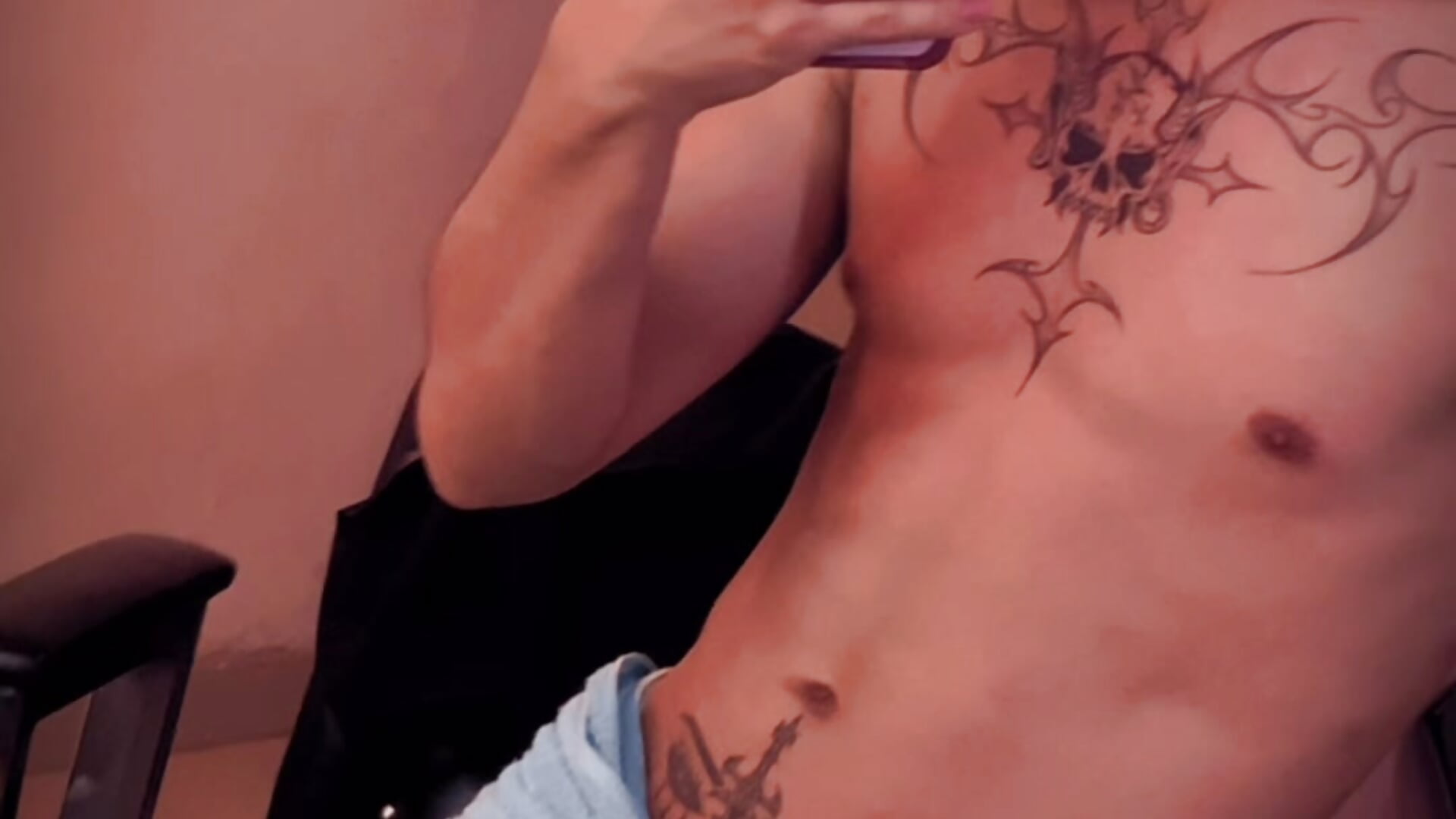 My towel almost fell off. - video oleh Mao_mdn kamera model