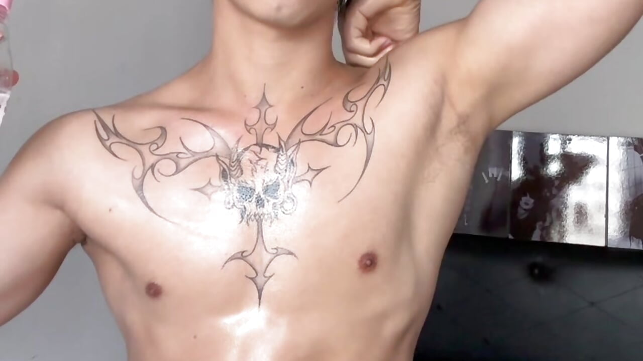 Delicious oil on my body