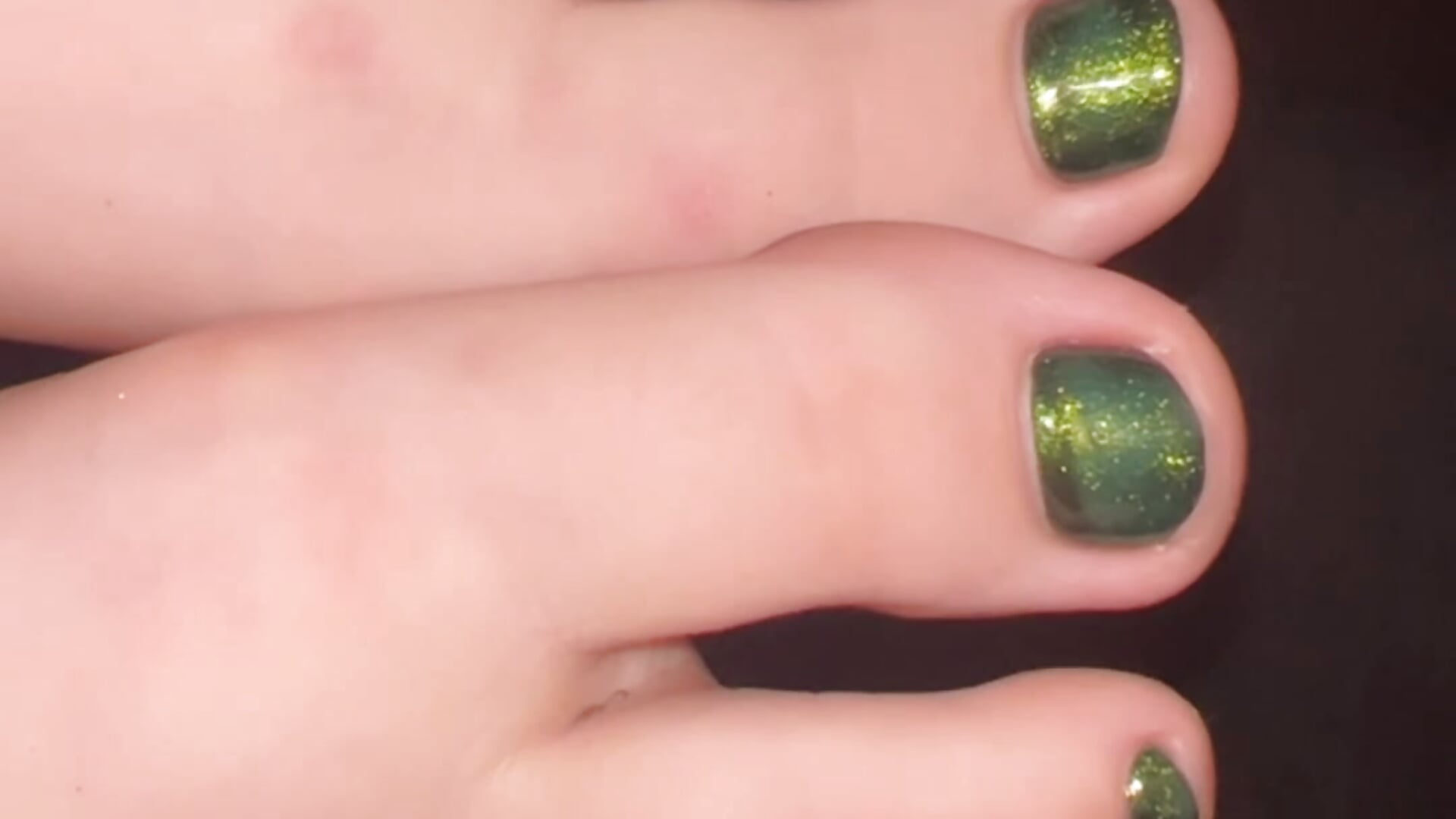 Cum to my toes 💚😊 - video by mrsemmablaze cam model