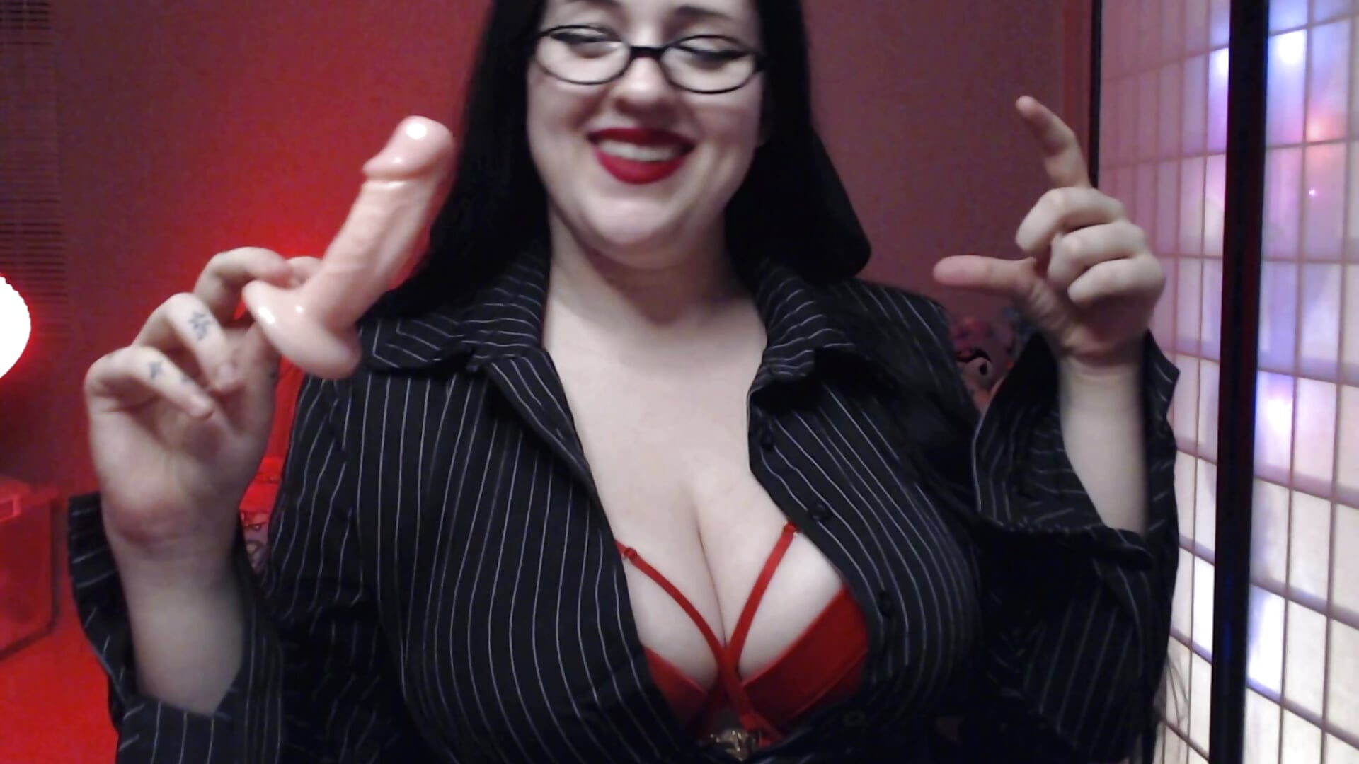 FEMDOM: Ydmyger din lille pik ved siden af en kæmpe pik! – video af mrsemmablaze