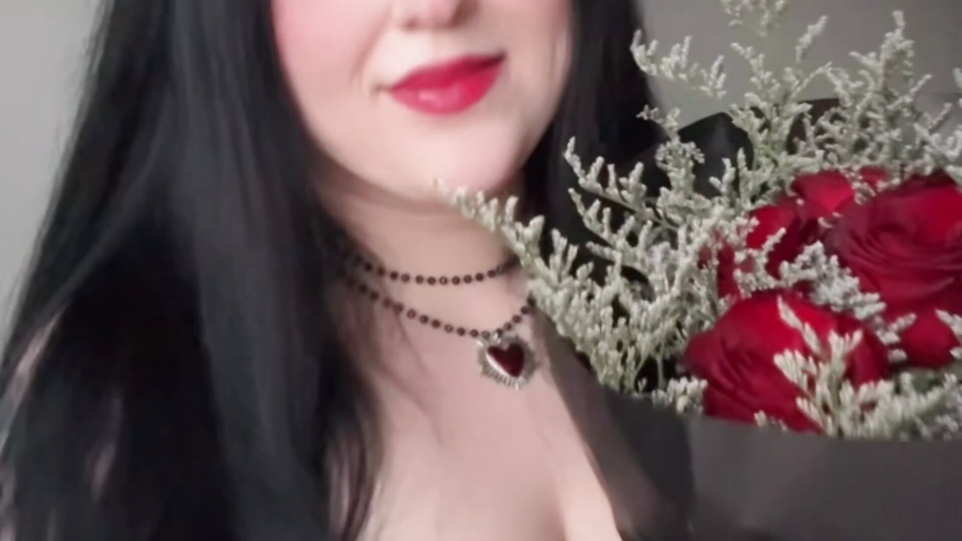 Buy this to gift me flowers 💐 - video by mrsemmablaze cam model