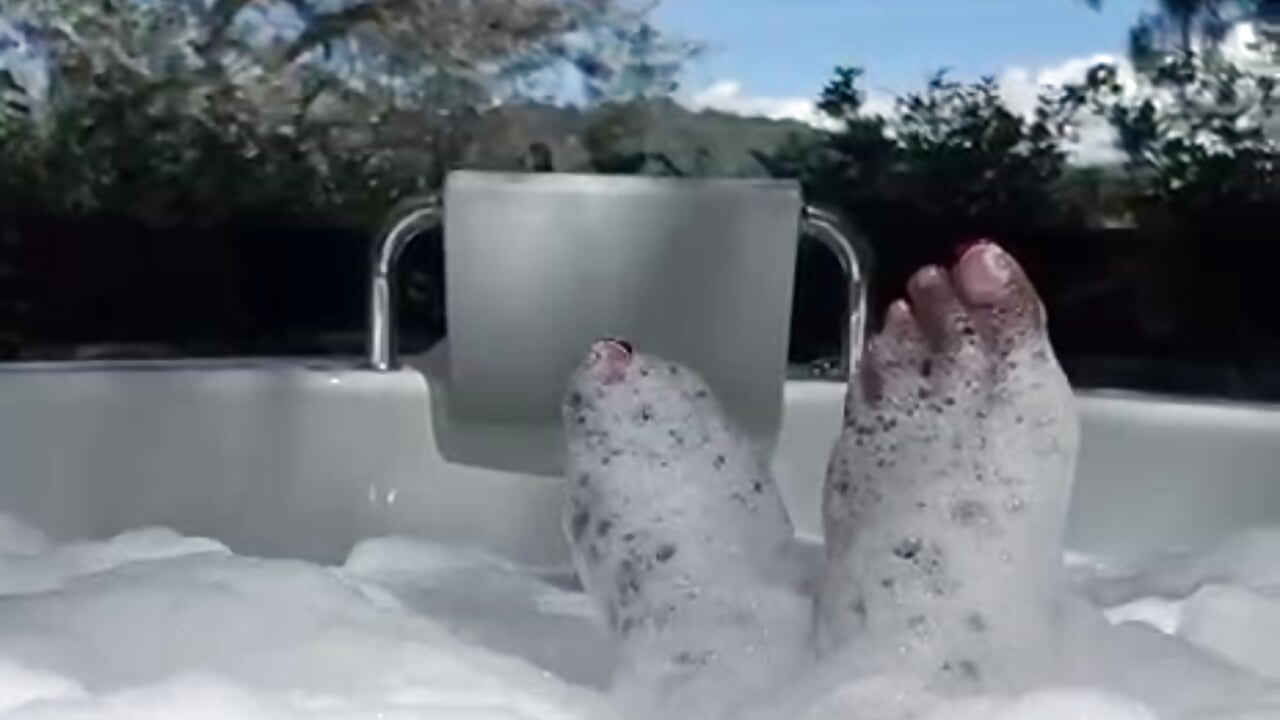 relax - video av karol_f00x cam-modell