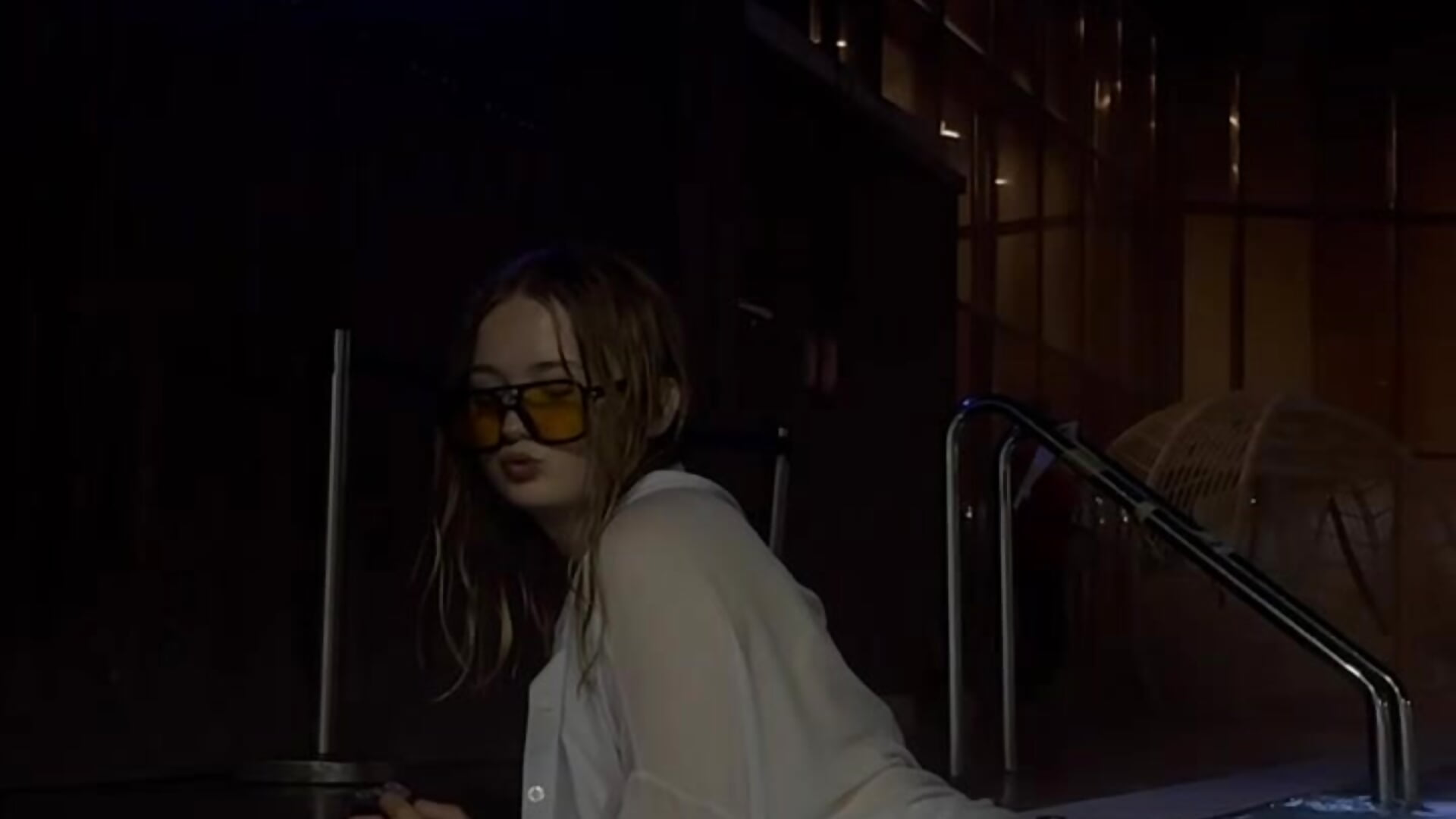 Hot bath - video by minigirl cam model