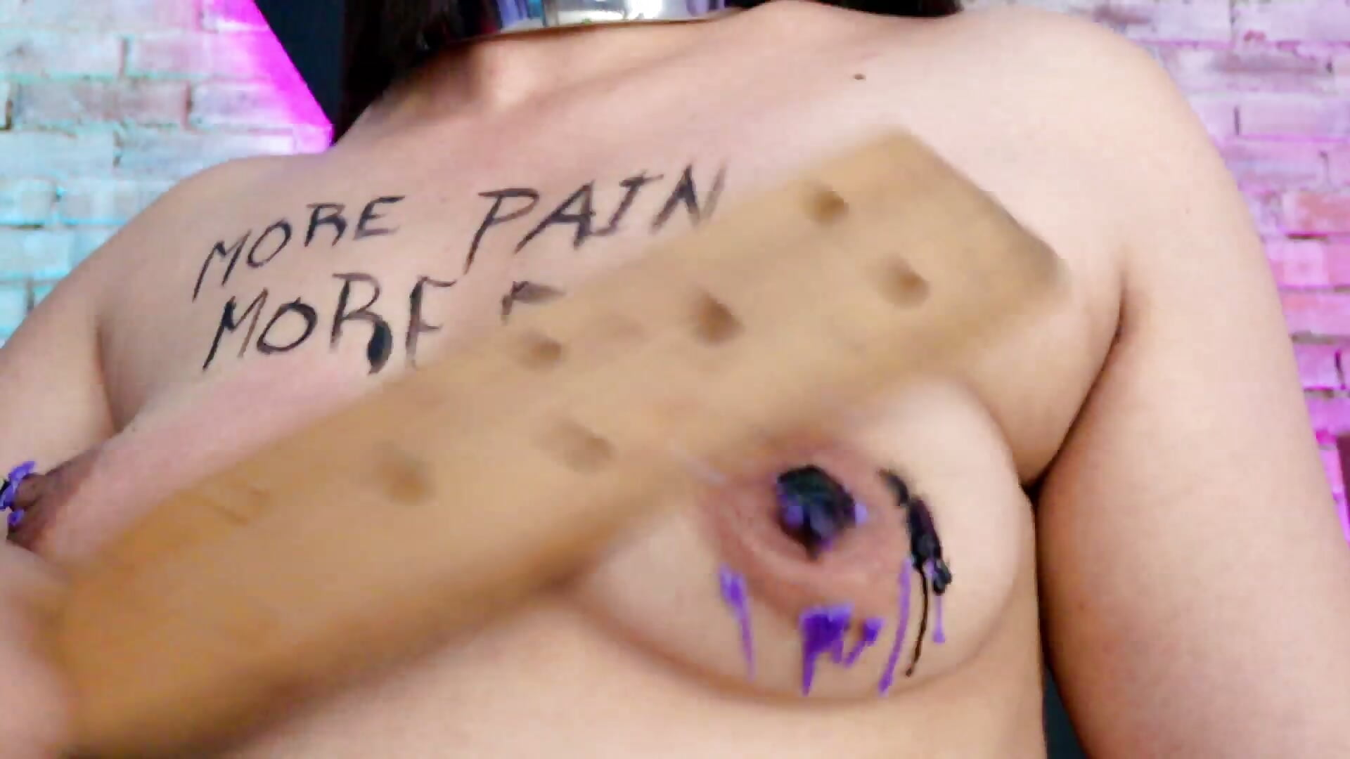 After hot wax on tits, nothing will feel as good as a good spanking - video oleh jessy_capelli kamera model