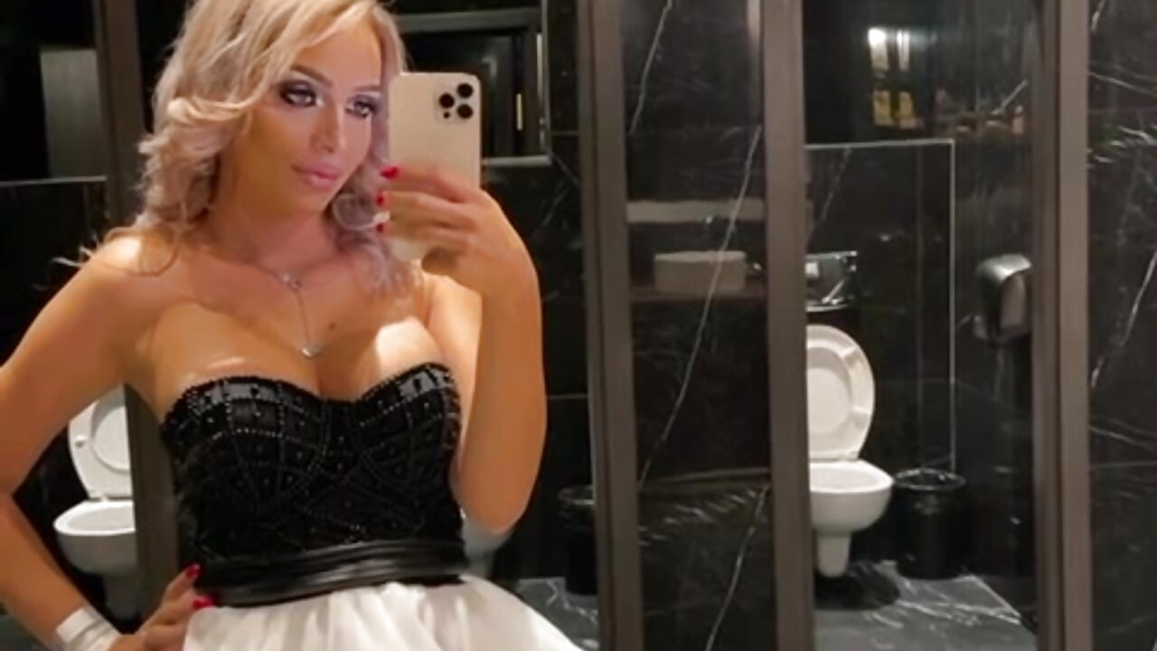 Sweet me - video by CharmingRuby cam model