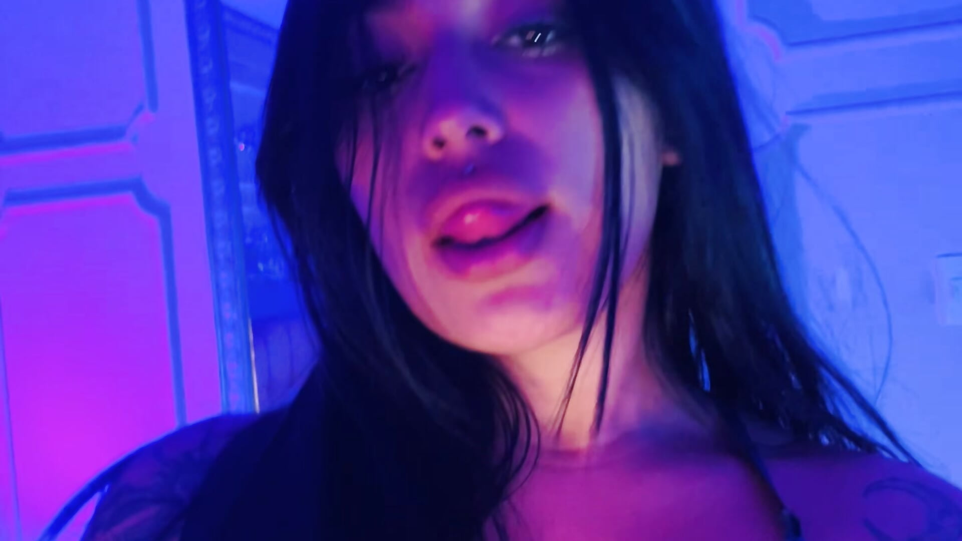 Let me taste you a little😈 - Vídeo de KatianPierce, modelo de vídeos