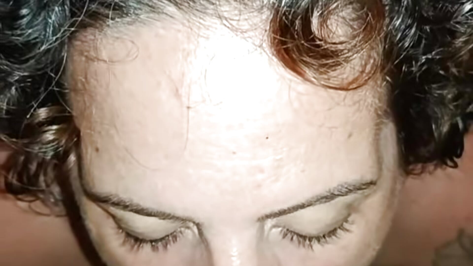 J'adore quand Il me baise la bouche comme ça 🤤🤤🤤 - vídeo de la modelo de cam emiliemilf