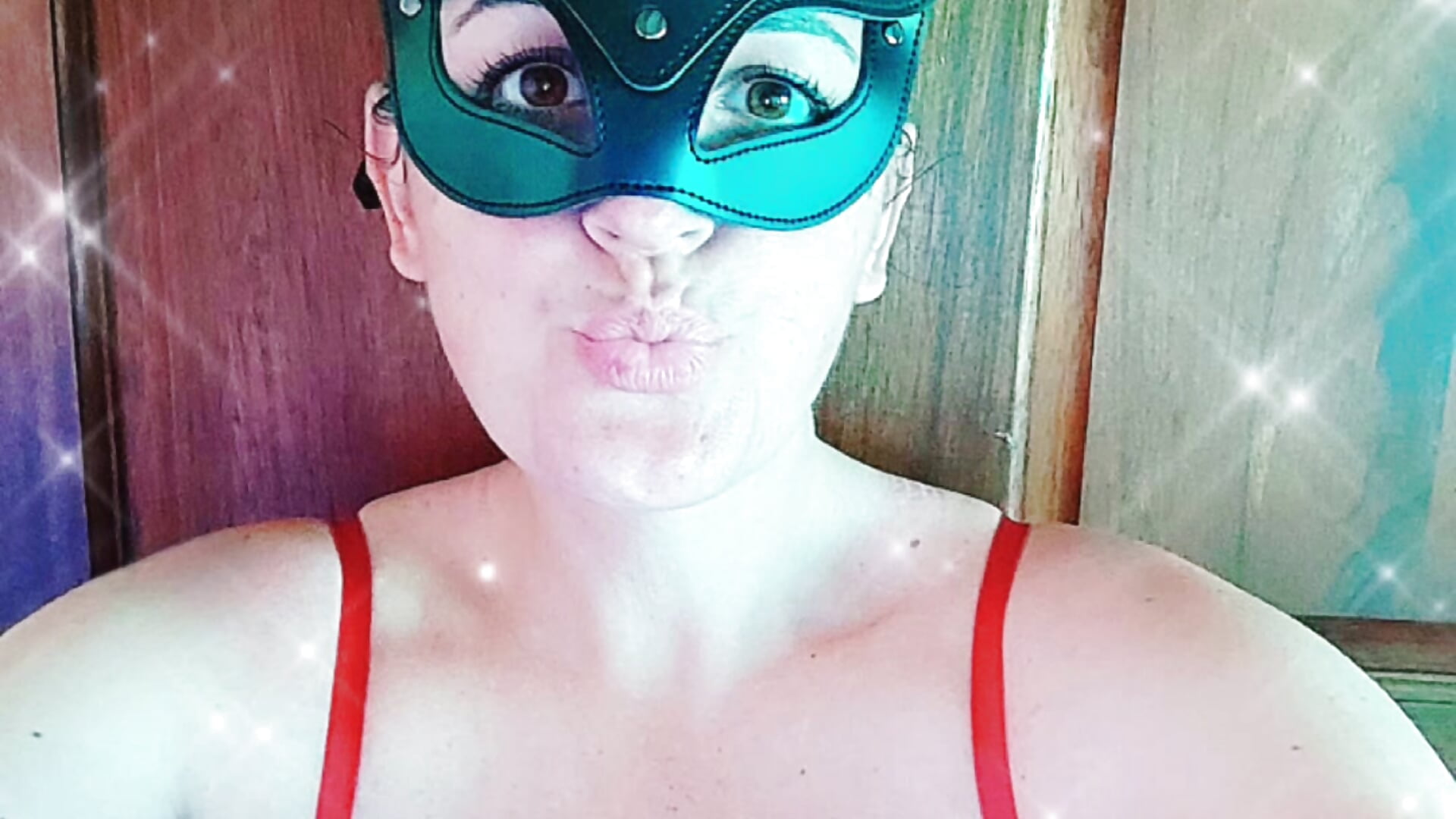 Bisous à tous... - video by emiliemilf cam model