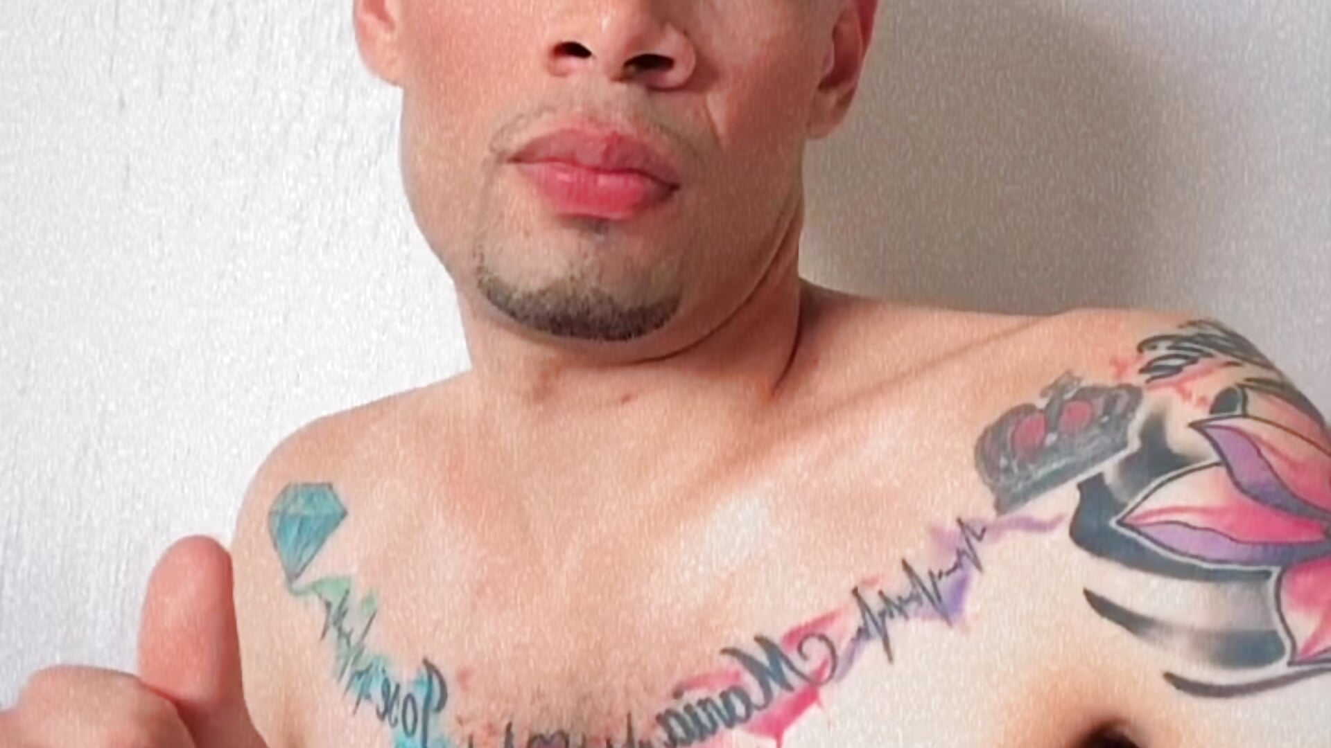 4b5df4ffb3f04b148e6a638b7f21933e－カメラキャストのHenriquePhnの動画