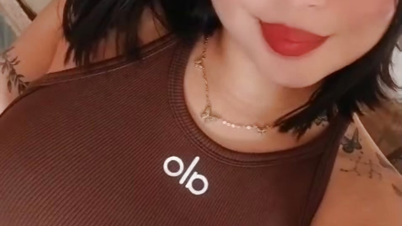 abby cute - video by abby_roux cam model