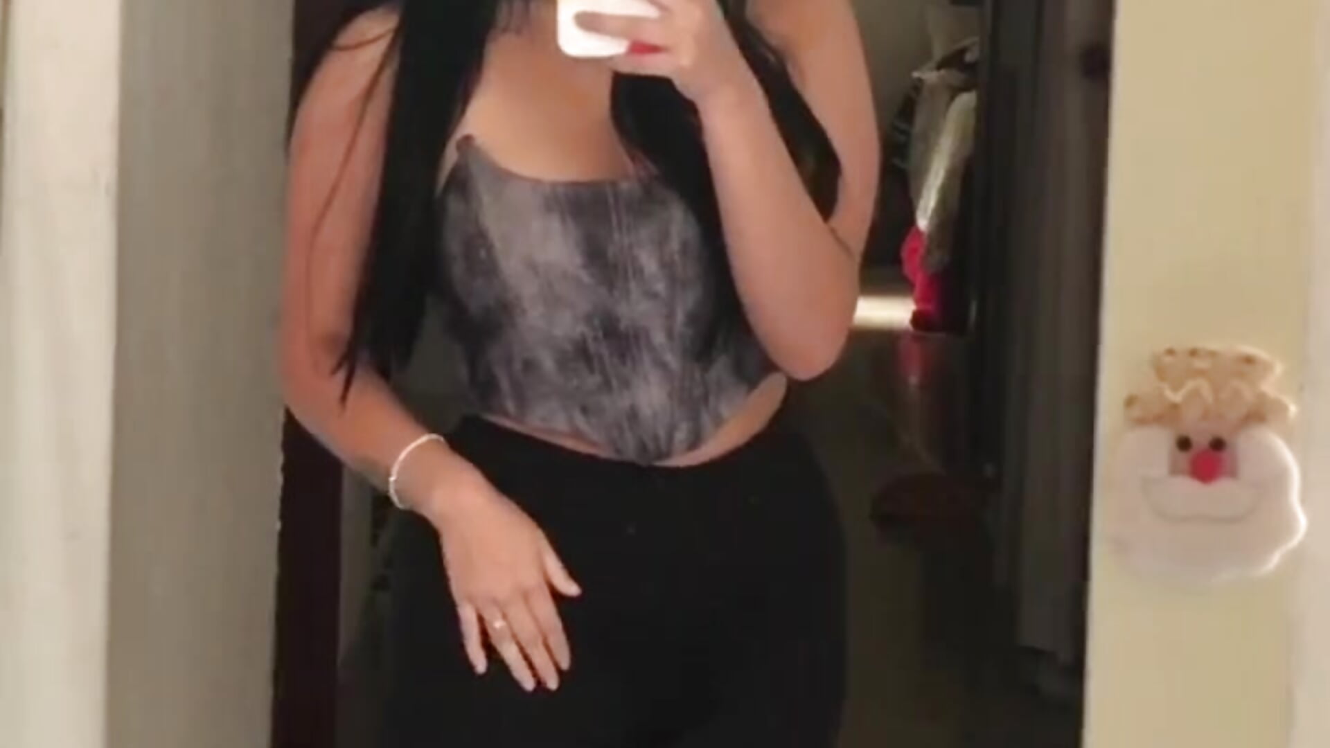 trim,B99A4F4E-DB71-4AE5-9E5C-CCD2499265CB - vídeo de andrea_gomes_ modelo de câmara