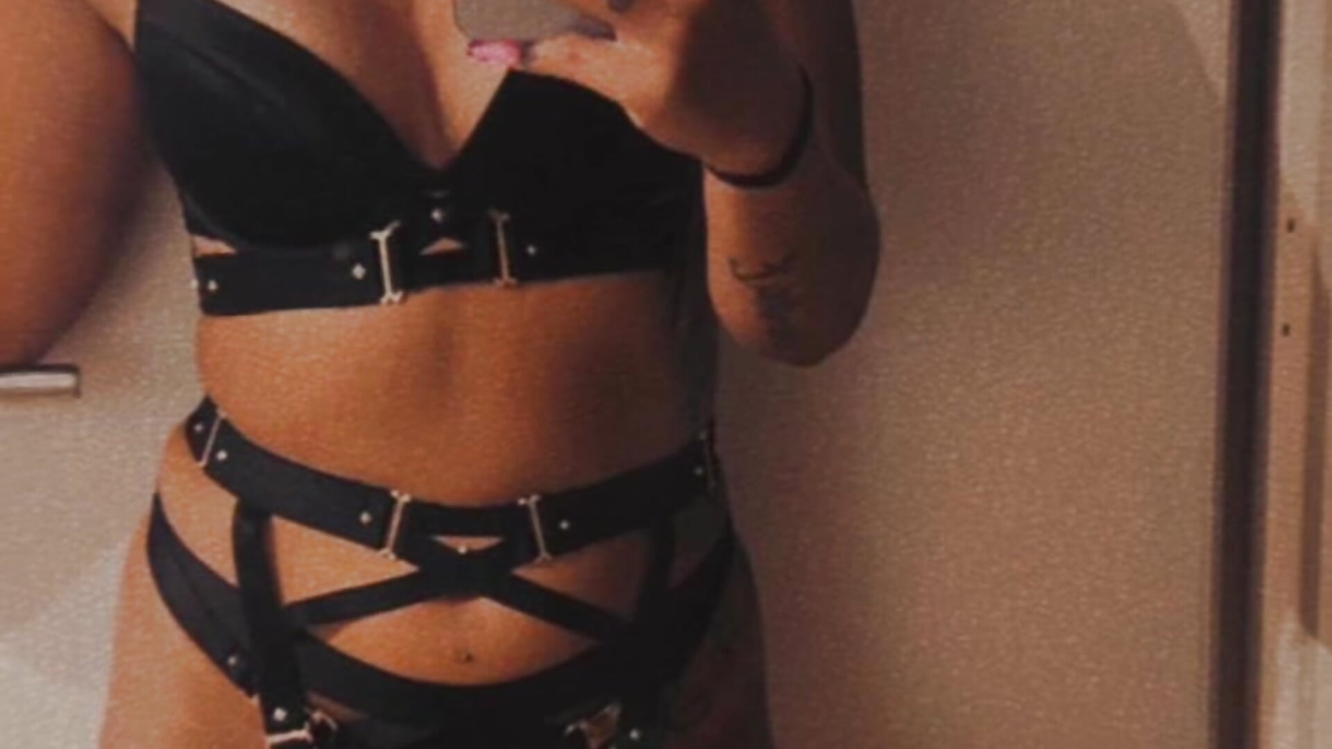 Heyy 🧡 - video by xxveraa_vibe cam model