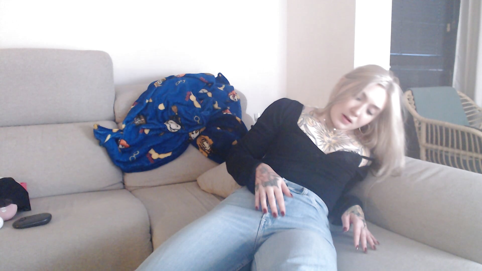 everyday clothes, strip, cum - video di tattoobbgirl modella di cam