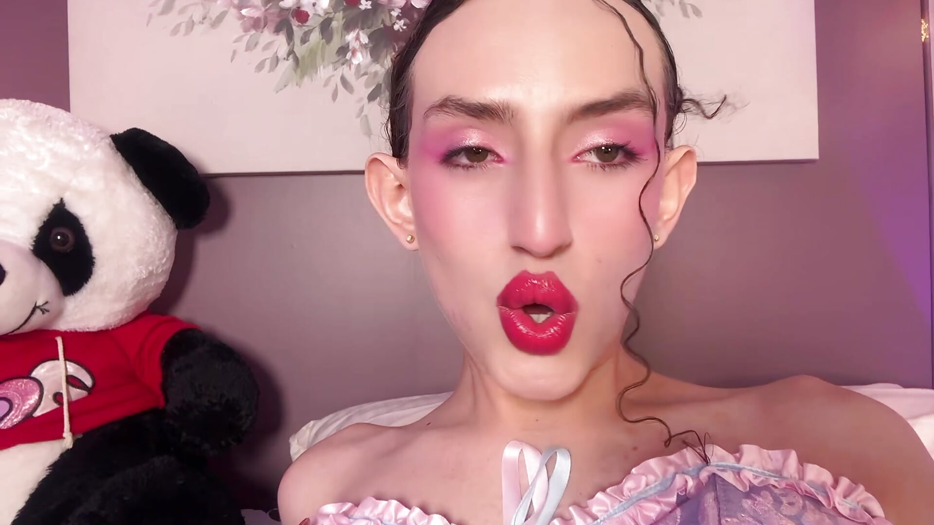 Jealous type 🫦 - فيديو من pinky_peach موديل الكام