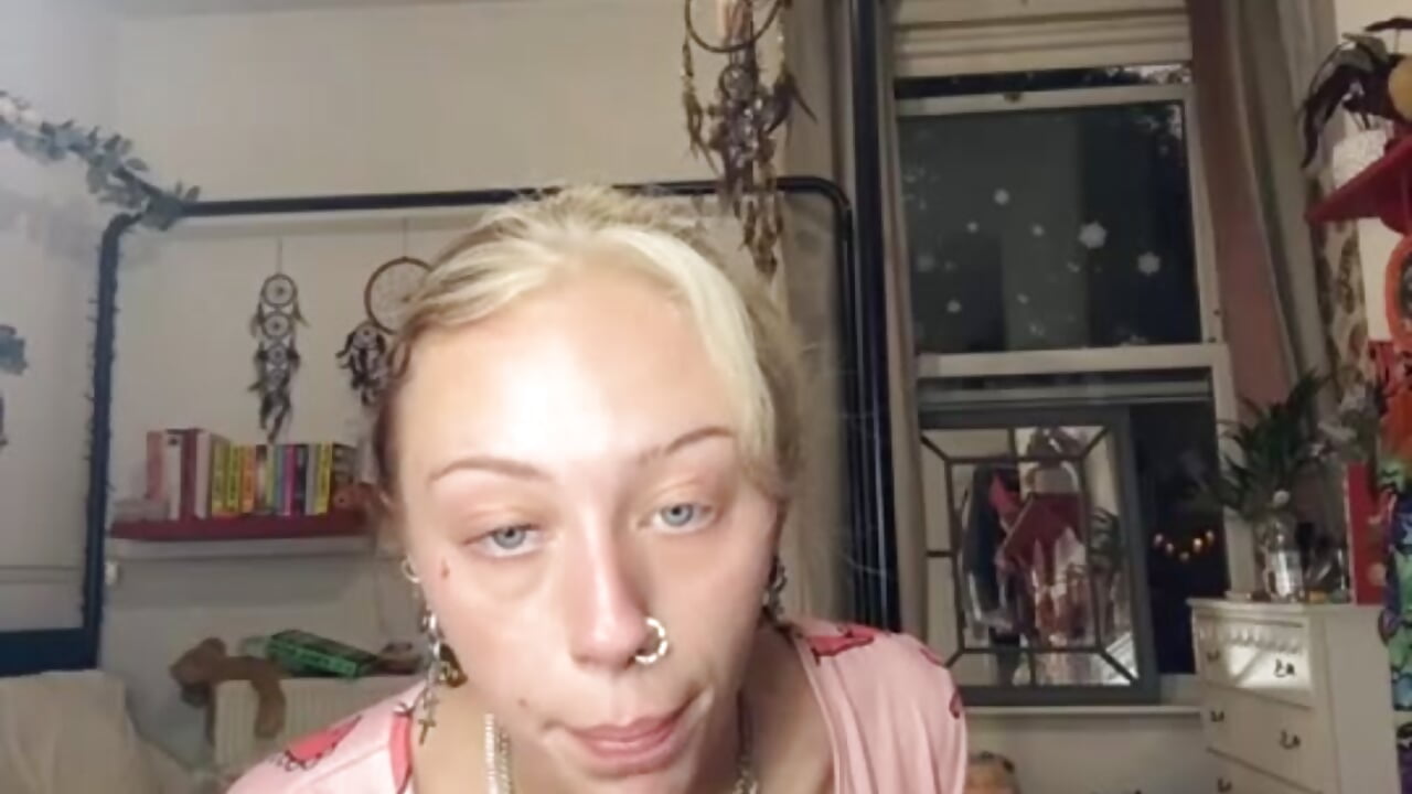 [4 Sep 19:51] Public Show - video by baddieinabenz cam model