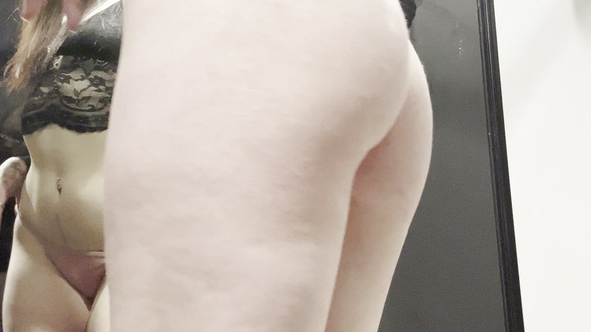 changing room strip and play 😩 - video by baddieinabenz cam model