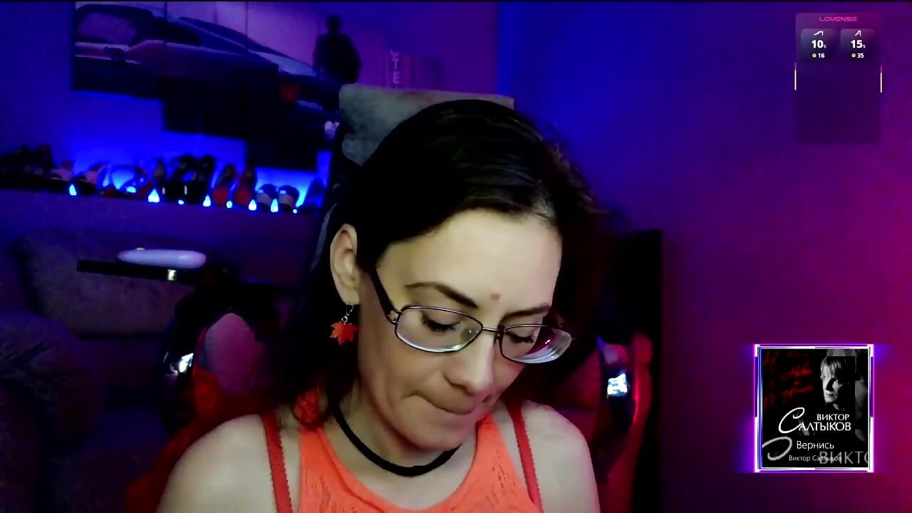 Private Show ( Autumn girl) - video by MilanaPure cam model