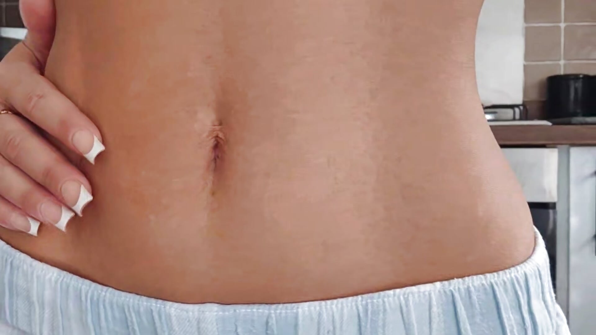 Looking rather tanned☺️ - video by Missalex_xo cam model