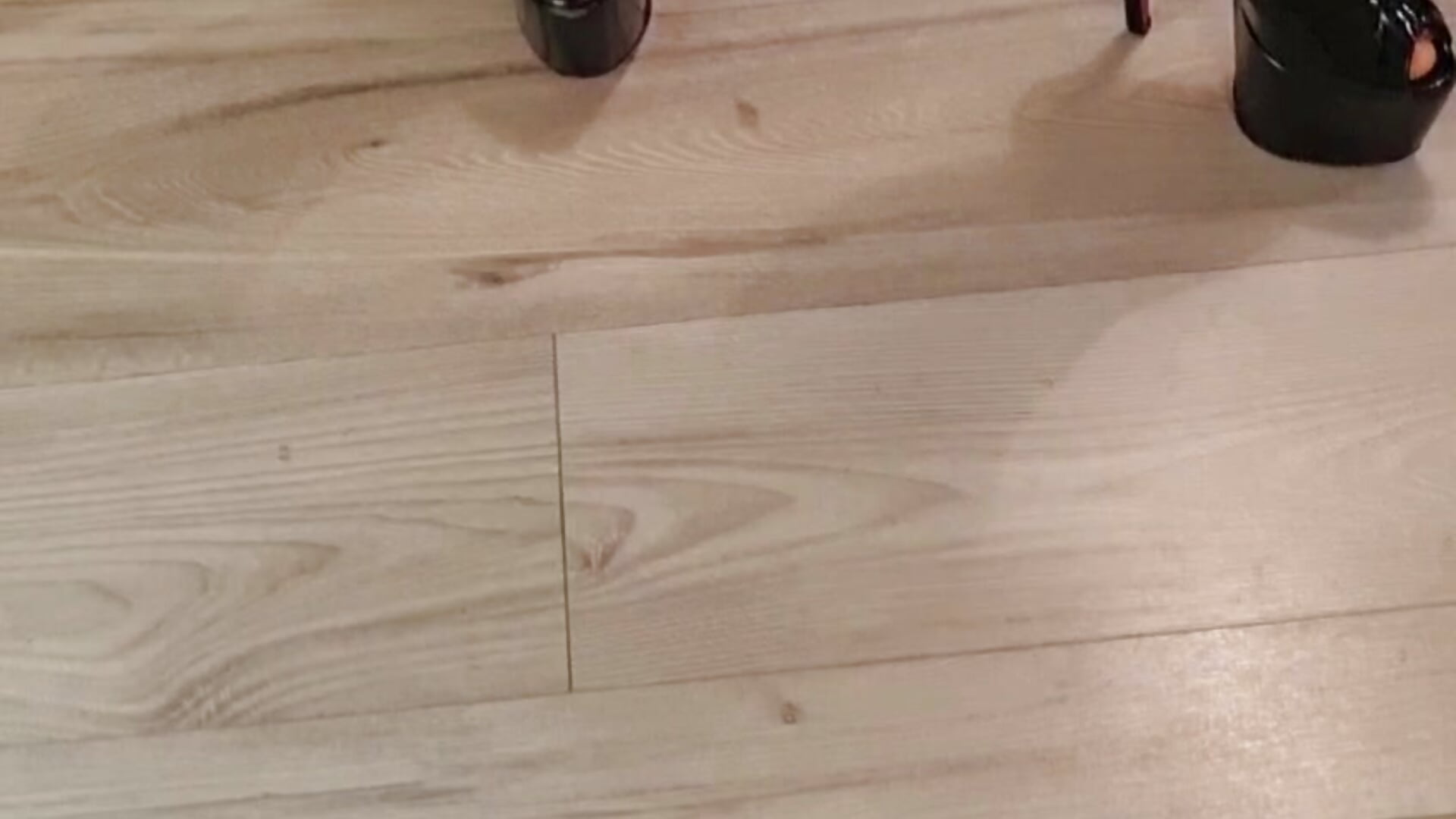 Crawl or taste you ? What do YOU enjoy? - video by OxyS3reNITY cam model