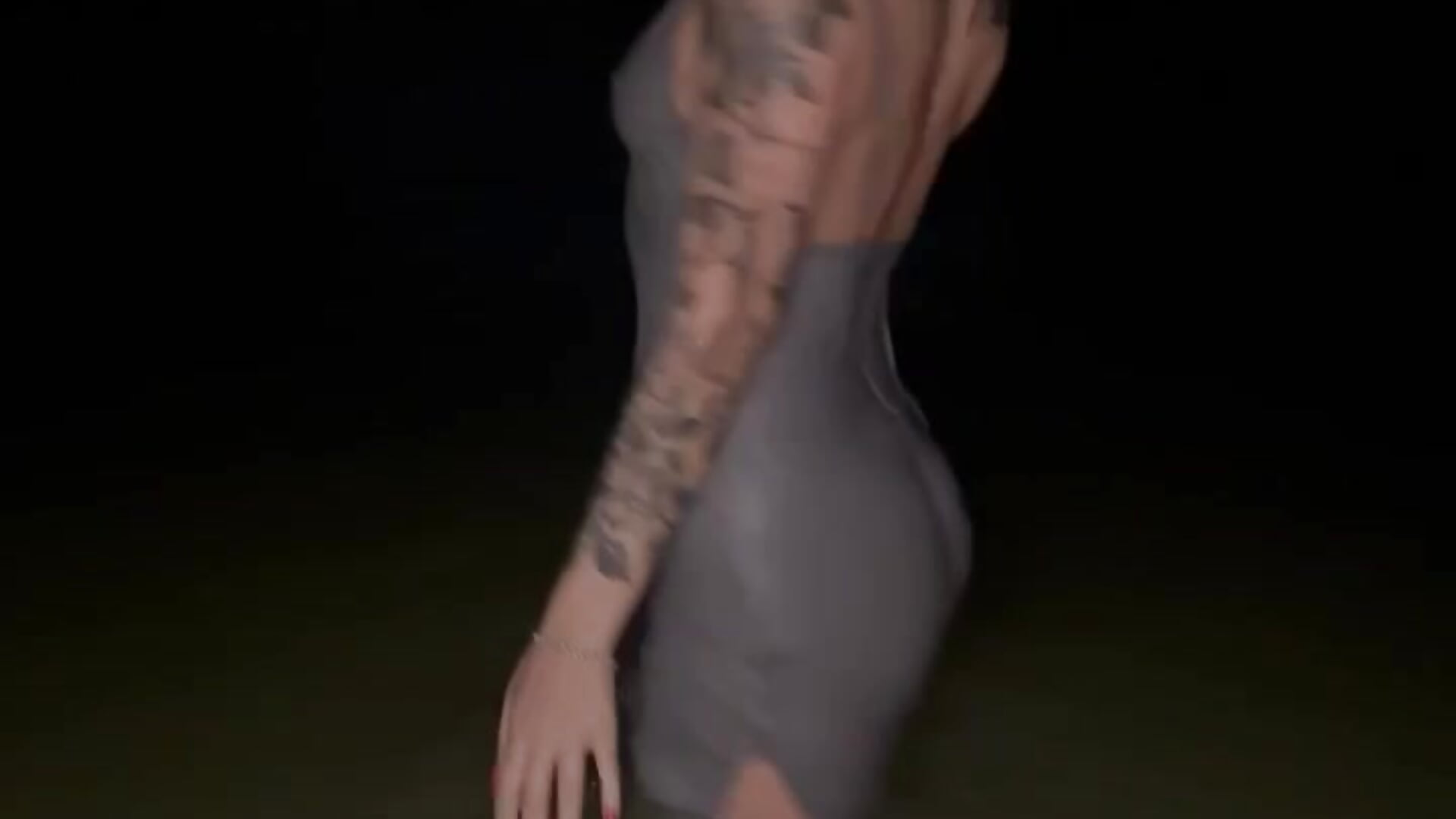 Let's go swimming? - video by Hollara_Bangg cam model