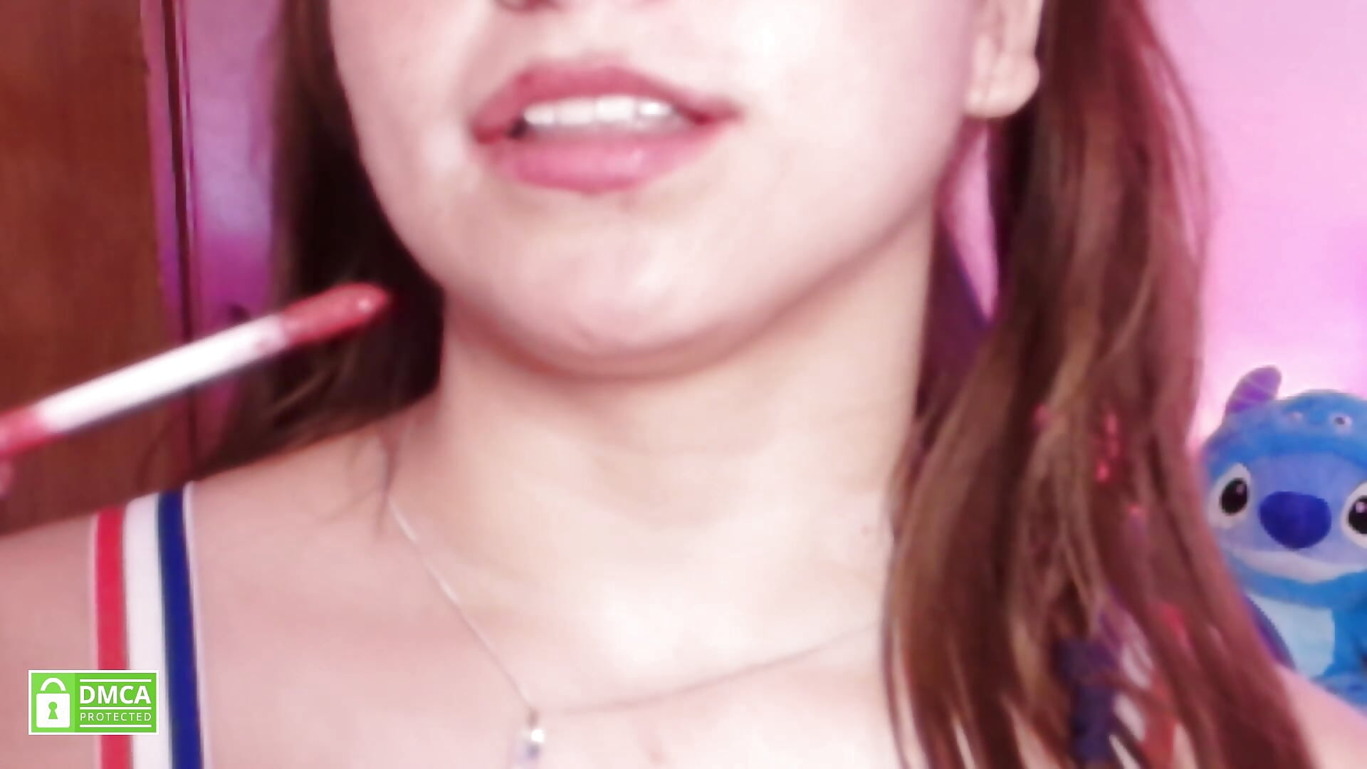 Kisses close up for u - video by Taiga_Cute cam model