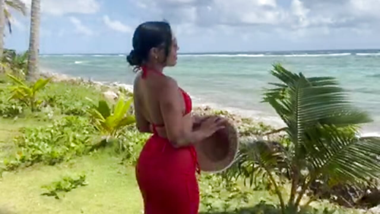 Mood Beach  💦– Danna_williamss kameramodell videója