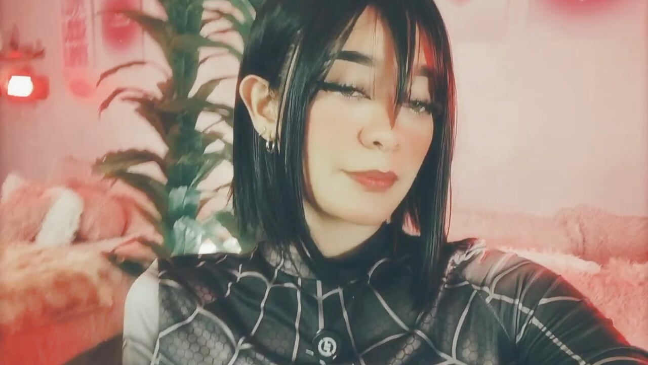 Kiss me 🔥 - video di Yumeku_04 modella di cam