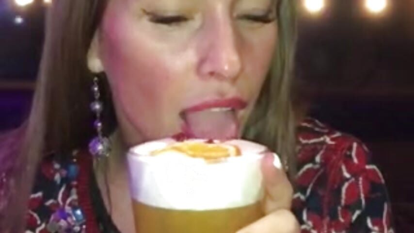 Love - vídeo de ErikaBird modelo de câmara