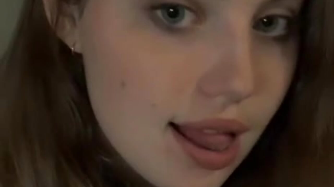 Hey guys - video by LuxSopphia cam model