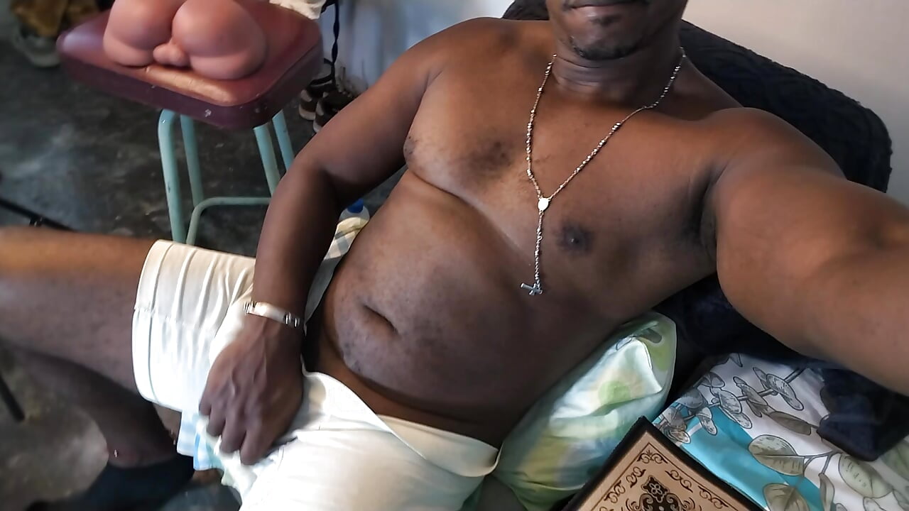 profile-intro-video-1762533261 - video by Manbigcocklatin cam model