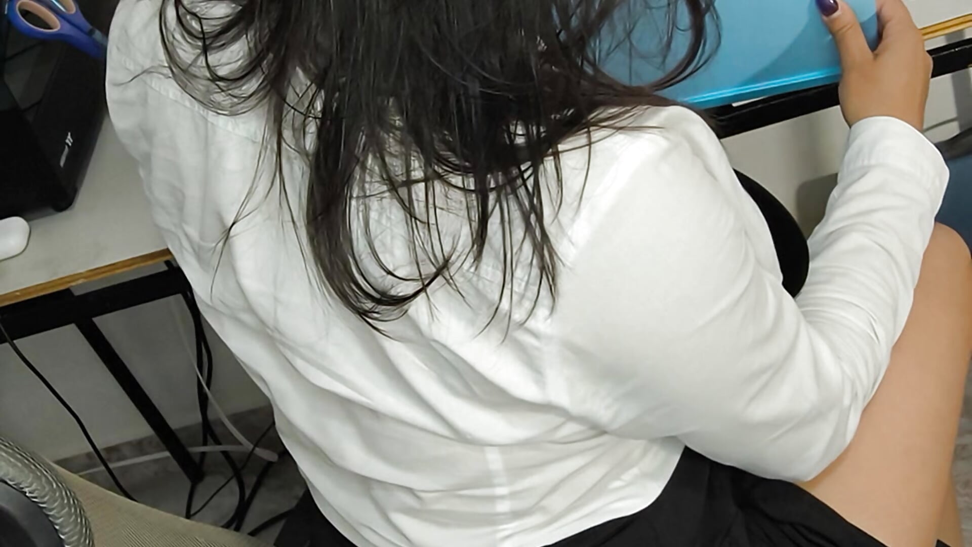 Teaser: Sexy secretary knows how to take the stress away from her boss while her big tits bounce 💦 - video by Artworktease cam model