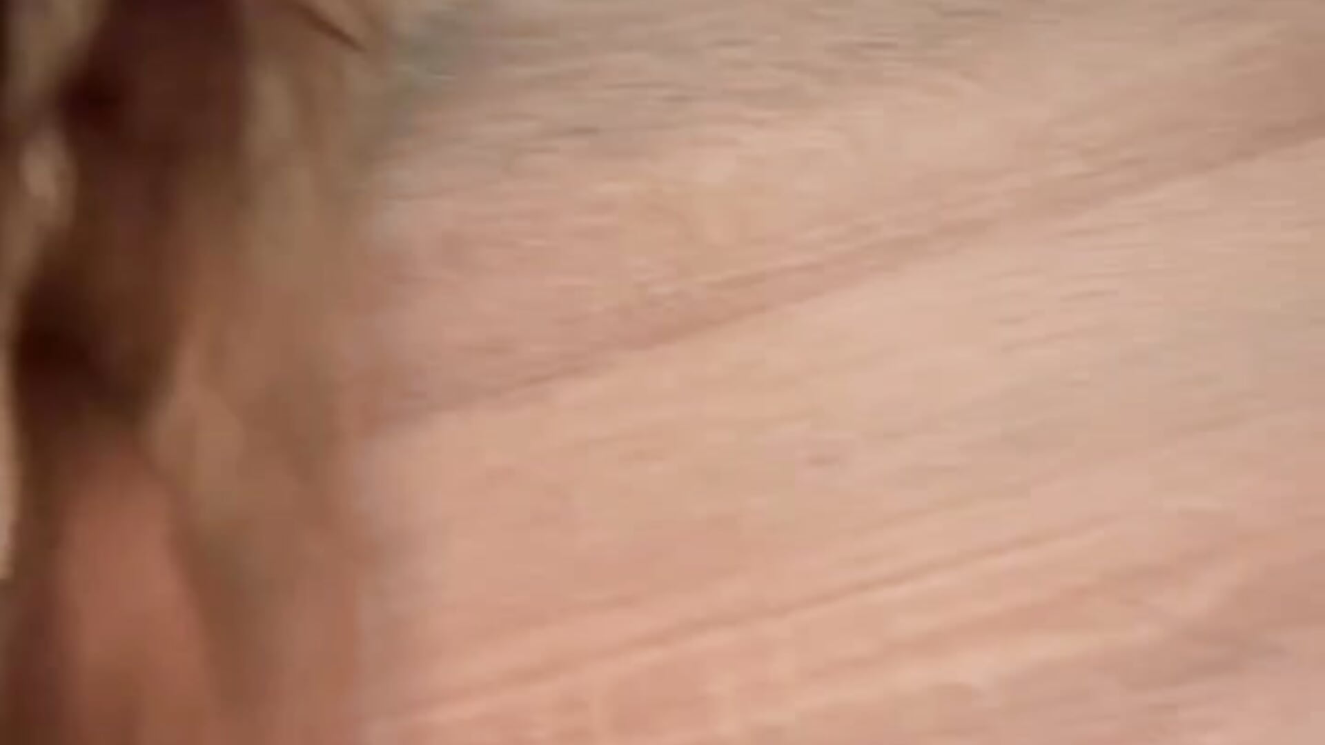 🚀crazy things in men's toilet🔞 show underboobs with door open💥 - Vídeo de bambi_lu, modelo de vídeos
