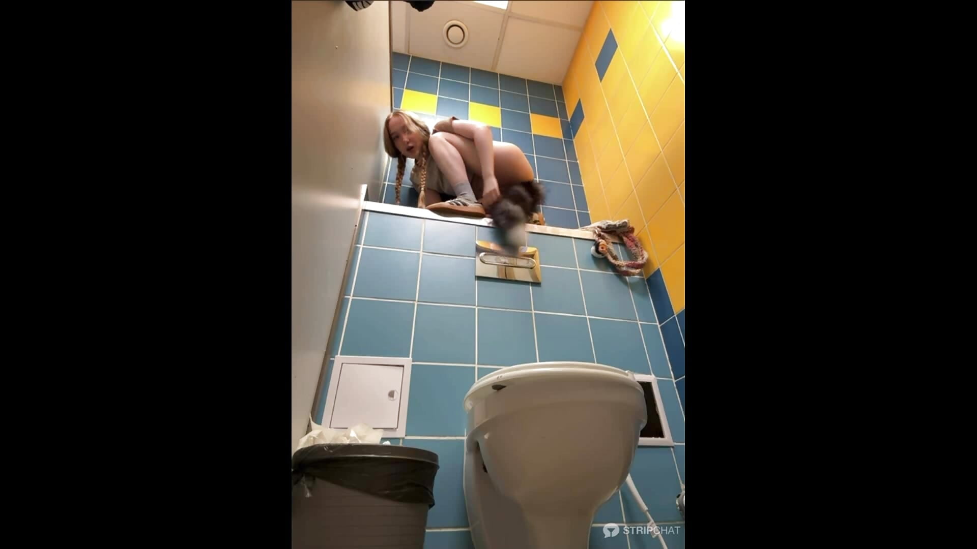RISKY PUBLIC: play with tail of butt plug + spy on stranger in other toilet cabin - video by bambi_lu cam model