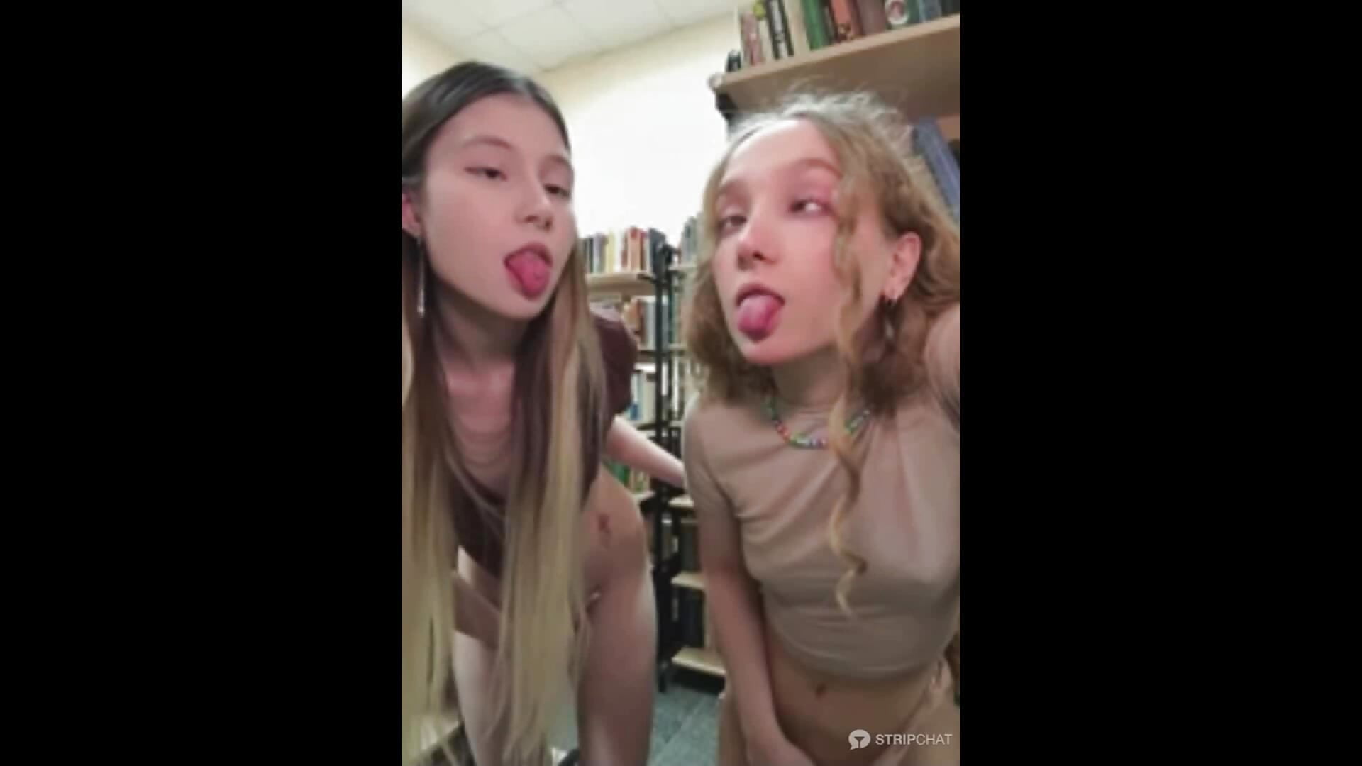 Nancy and Lulu: Nancy show naked ass + massage each others tits in public library - video di bambi_lu modella di cam
