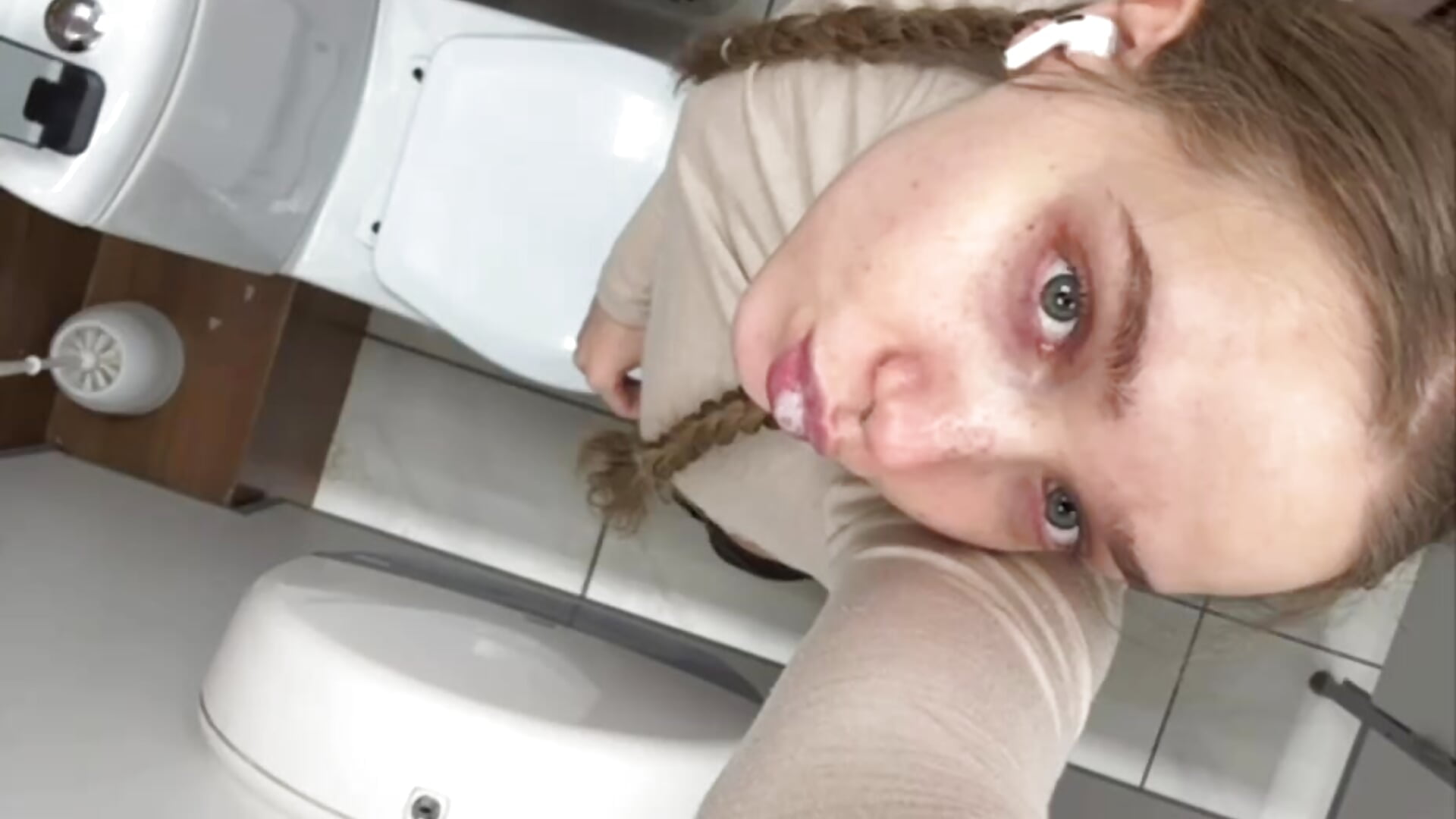 drooling baby🐥 - βίντεο μοντέλου bambi_lu