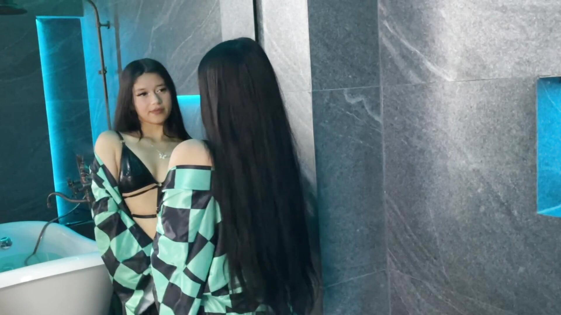 IMG_5944 (1) - video by blair_harrison cam model