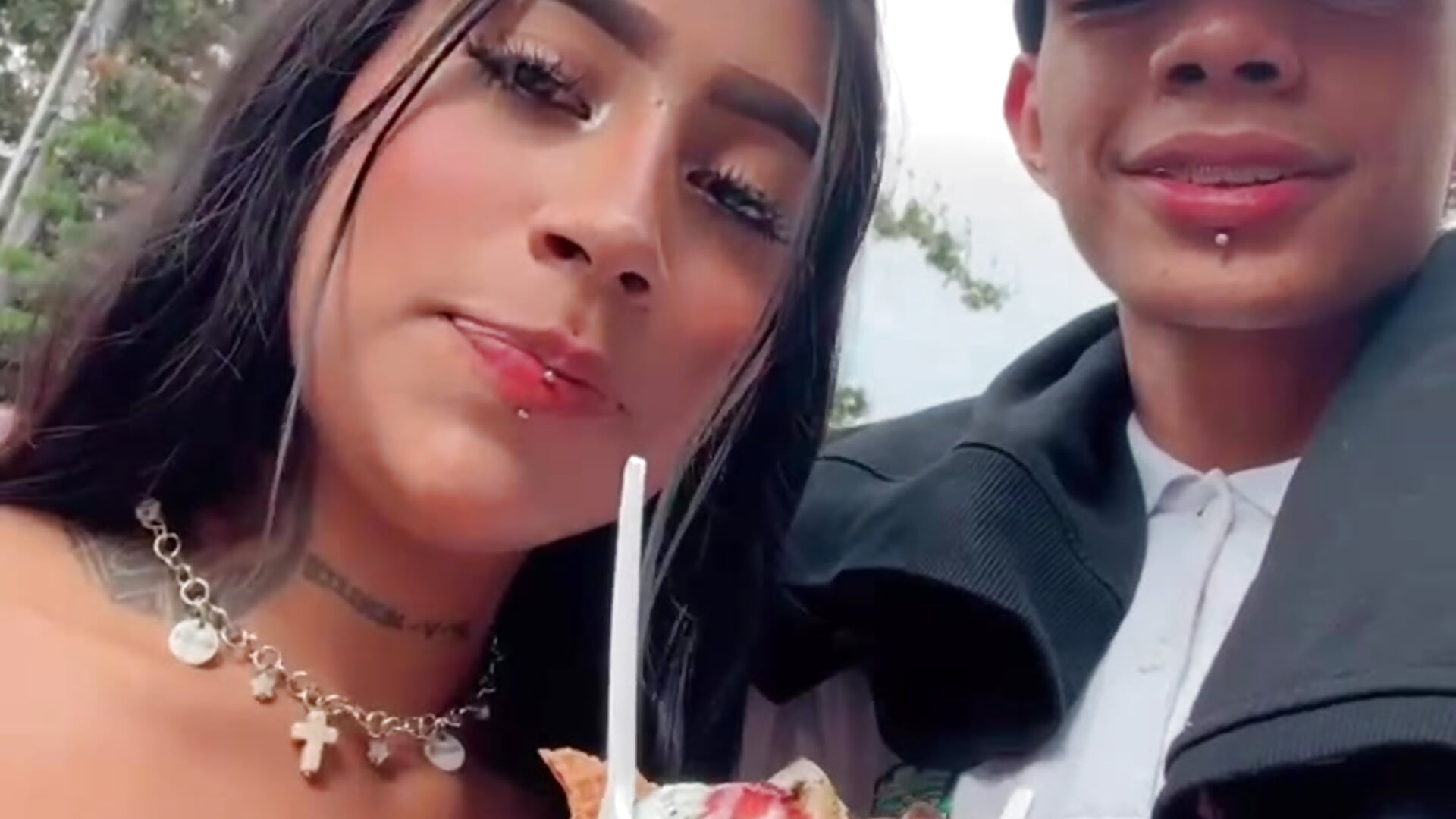 Meet me - video by candyandmarilyn cam model