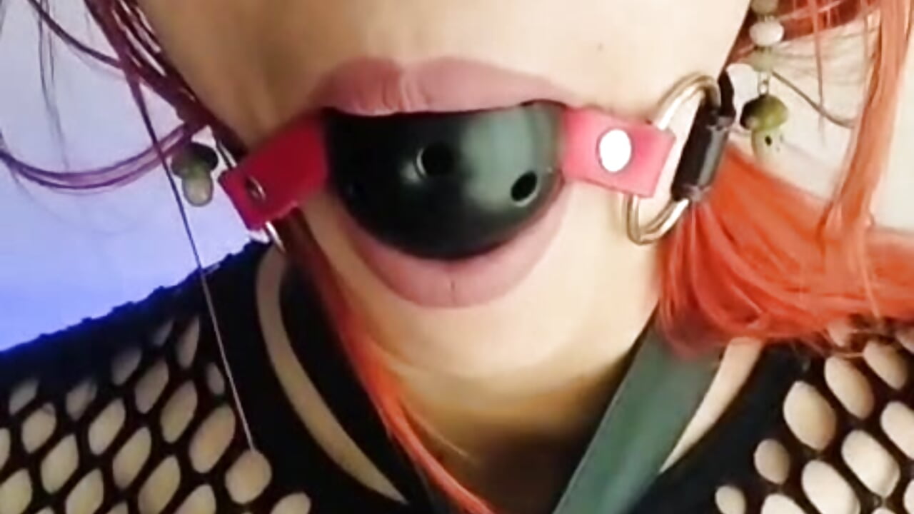 Submissive - video by Lexxi_and_RedWidow cam model