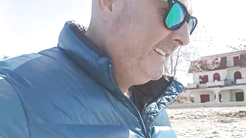 Passeggiata in riva al mare