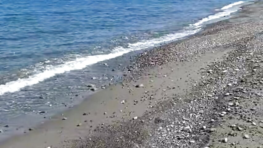 Passeggiata in riva al mare - video by Alexis_Bull cam model