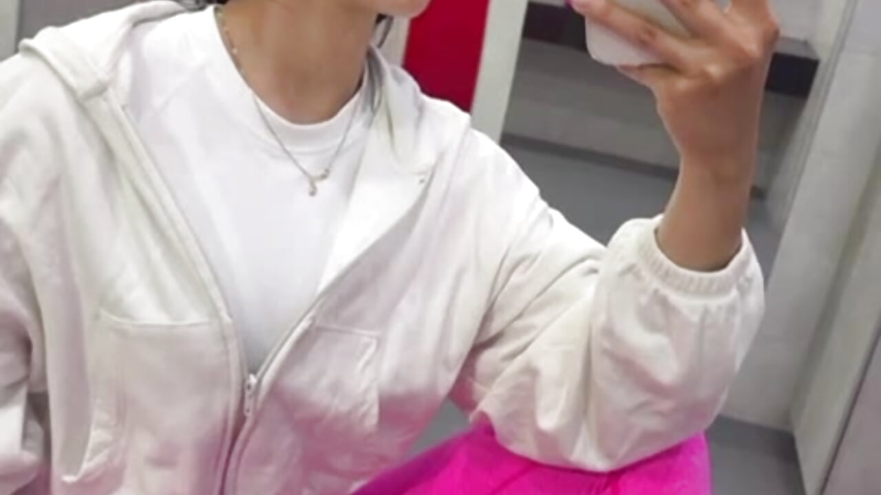 nice day at the gym 💪🏼💦– ArianaReynoldss kameramodell videója