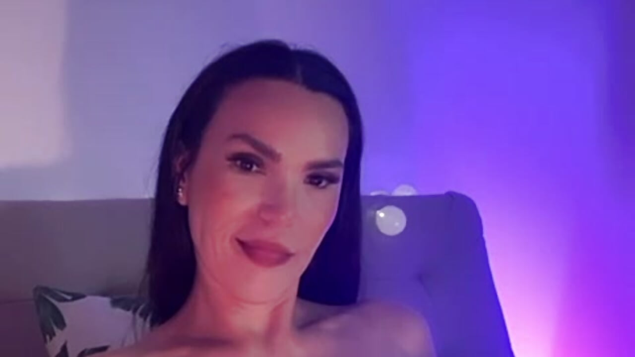 SEE 💖💖💖 – video od webkamerové modelky SaraRoldan